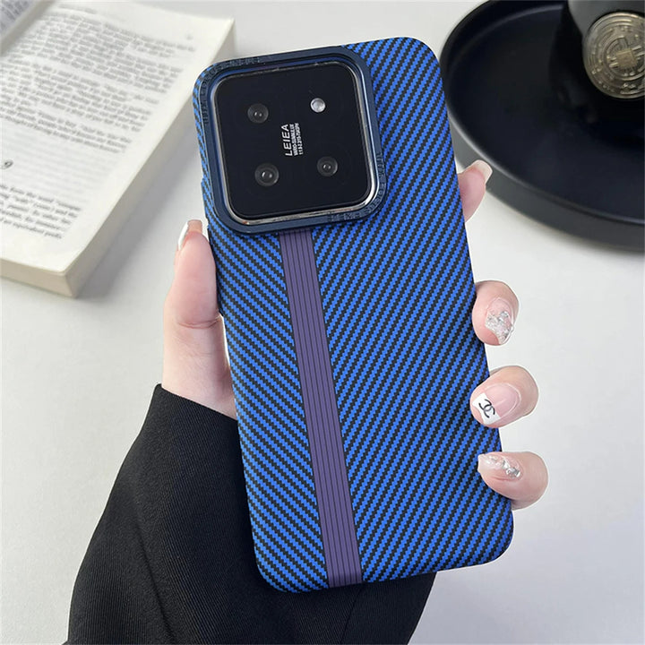 Gestreifte Carbon/Plastik Hülle/Case für Xiaomi 14, 13, Redmi Note 10-Serie | ZITOCASES®