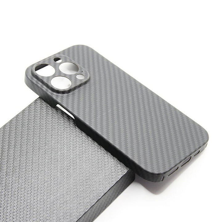 Ultra dünne 0,3mm Carbon Hülle/Case für iPhone 16, 16 Plus, 16 Pro, 16 Pro Max, 15, 15 Plus, 15 Pro, 15 Pro Max, 14, 14 Plus, 14 Pro, 14 Pro Max, 13, 13 Pro, 13 Pro Max, 13 Mini, 12, 12 Pro, 12 Pro Max, 12 Mini, SE, 11, 11 Pro, 11 Pro Max | ZITOCASES®