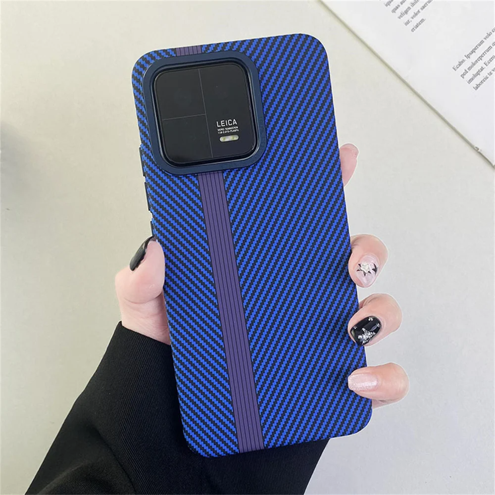 Gestreifte Carbon/Plastik Hülle/Case für Xiaomi 14, 13, Redmi Note 10-Serie | ZITOCASES®