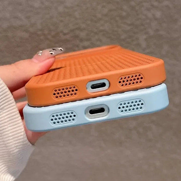 Gelochte/Wärmeableitende MagSafe/Magnet Silikon Hülle/Case für iPhone 17 Pro, 17 Pro Max | ZITOCASES®