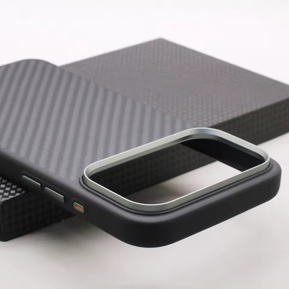 Dünne MagSafe/Magnet Carbon Optik Hülle/Case mit Silikon Rahmen für iPhone 17 Pro, 17 Pro Max | ZITOCASES®