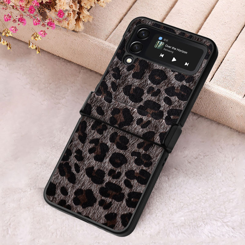 Weiche Stoff/Kunstfell Tierfell/Leopard Hülle/Case für Samsung Galaxy Z Flip 6, 5, 4, 3 | ZITOCASES®