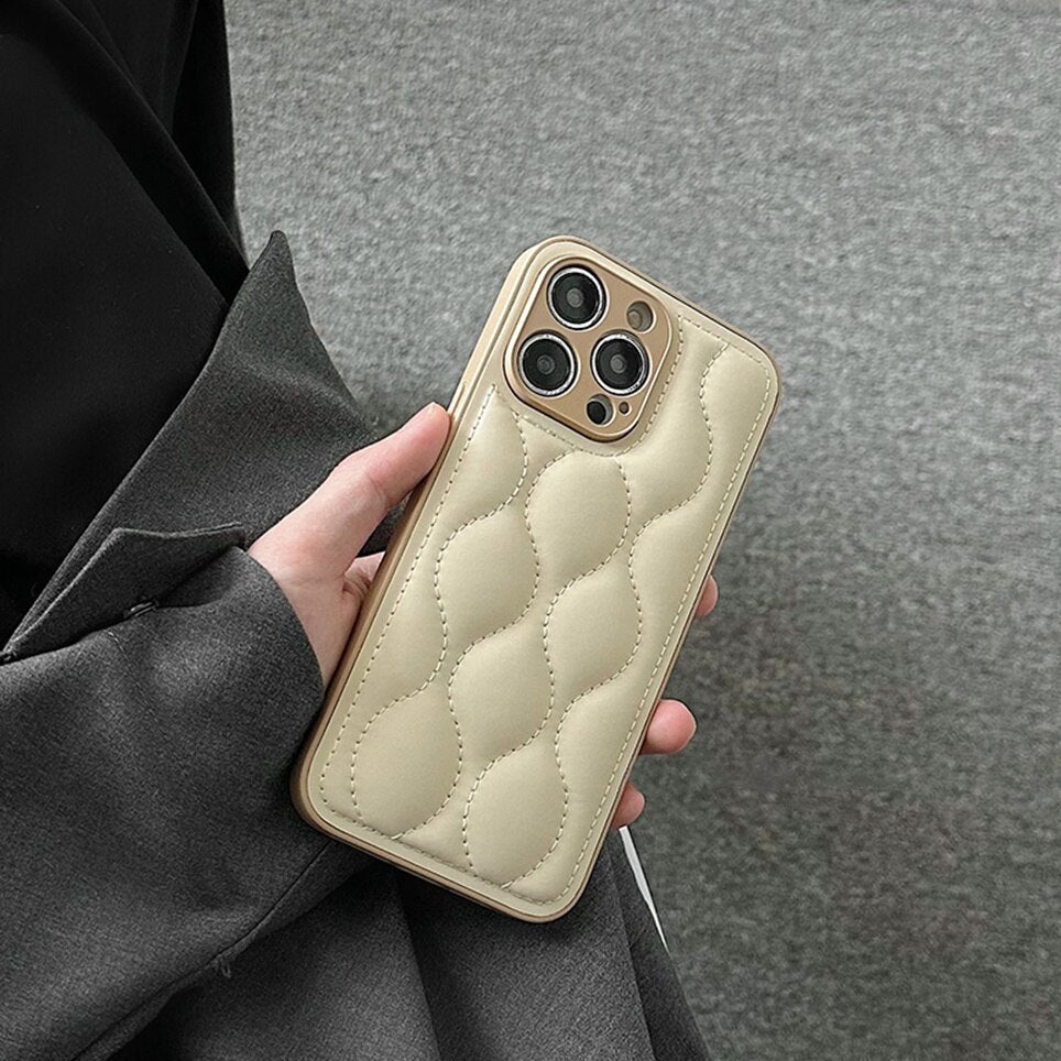 Gepolsterte Kunstleder/Wellen Optik Hülle/Case für iPhone 16, 16 Plus, 16 Pro, 16 Pro Max, 16e, 15, 15 Plus, 15 Pro, 15 Pro Max, 14, 14 Plus, 14 Pro, 14 Pro Max, 13, 13 Pro, 13 Pro Max, 13 Mini, 12, 12 Pro, 12 Pro Max, 12 Mini, SE, 11, 11 Pro | ZITOCASES®