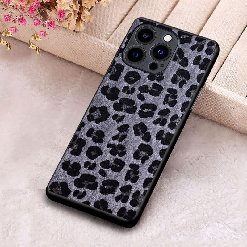 Weiche Stoff/Kunstfell Tierfell/Leopard Hülle/Case für iPhone 16, 16 Plus, 16 Pro, 16 Pro Max, 15, 15 Plus, 15 Pro, 15 Pro Max, 14, 14 Plus, 14 Pro, 14 Pro Max, 13, 13 Pro, 13 Pro Max, 13 Mini, 12, 12 Pro, 12 Pro Max, 12 Mini, SE, 11, 11 Pro, 11 Pro Max | ZITOCASES®